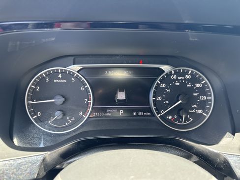 Used 2025 Nissan Pathfinder SV FWD image 17