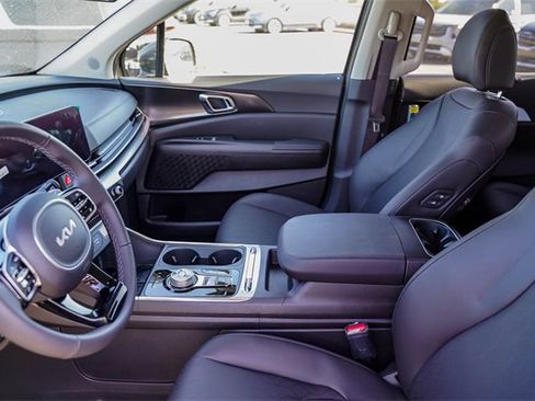 New 2025 Kia Carnival SX w/ SX Dark Edition Package image 34