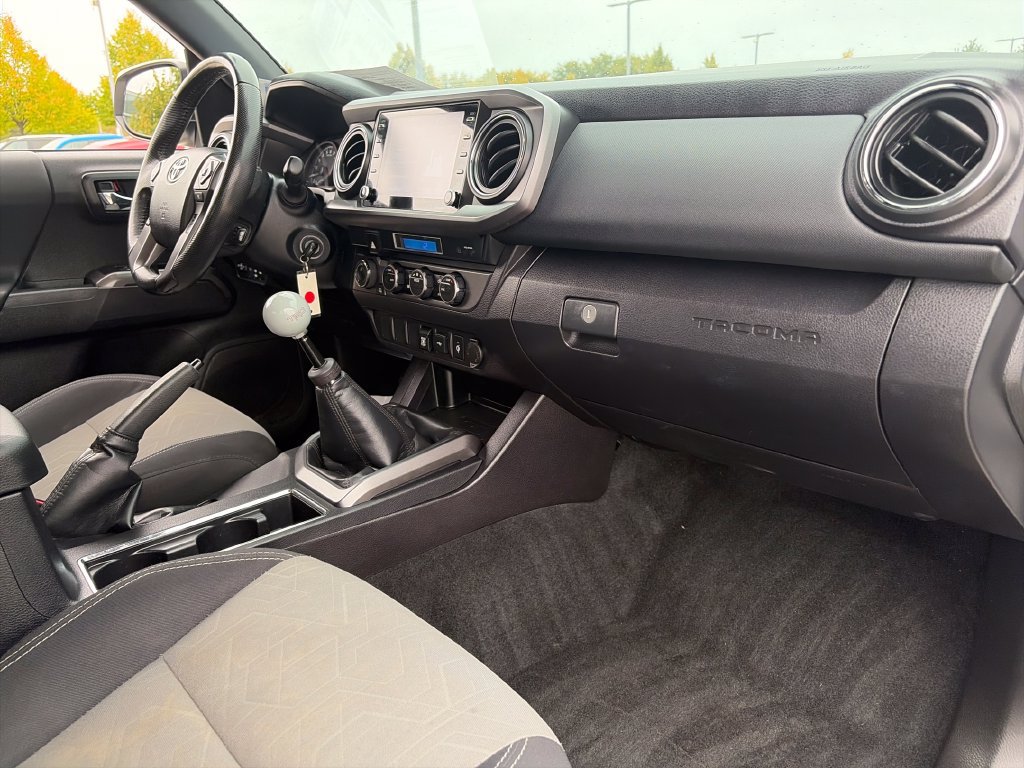Used 2021 Toyota Tacoma TRD Off-Road AWD/4WD image 12