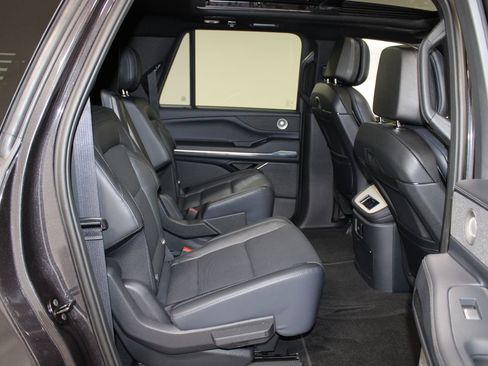 New 2026 Lincoln Navigator L Reserve w/ Jet Appearance Package image 35