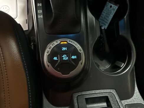 Used 2024 Ford Bronco Outer Banks AWD/4WD image 10