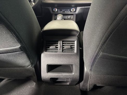 Used 2022 Mitsubishi Outlander ES image 27