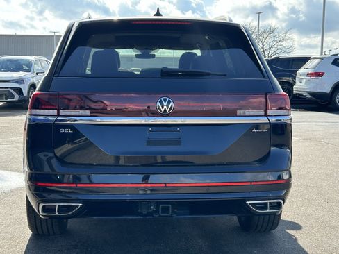 Certified 2025 Volkswagen Atlas SEL Premium R-Line image 6