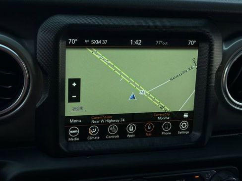 Used 2022 Jeep Wrangler Unlimited Sahara w/ Cold Weather Group AWD/4WD image 22