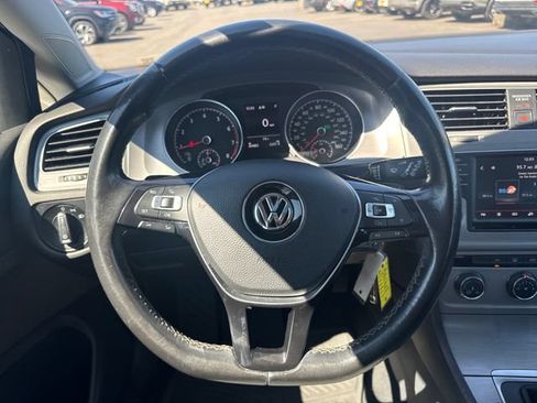 Used 2016 Volkswagen Golf S FWD image 19