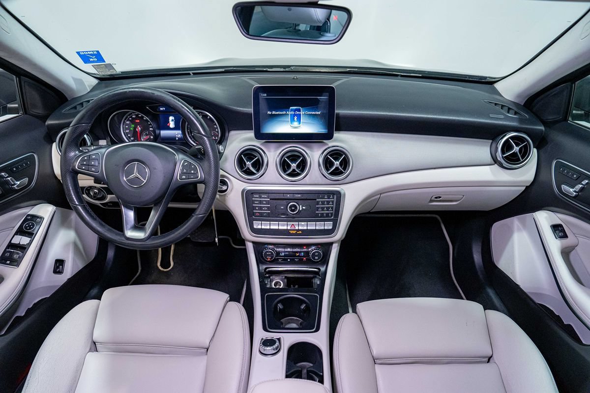 Used 2020 Mercedes-Benz GLA 250 4MATIC w/ Premium Package image 25