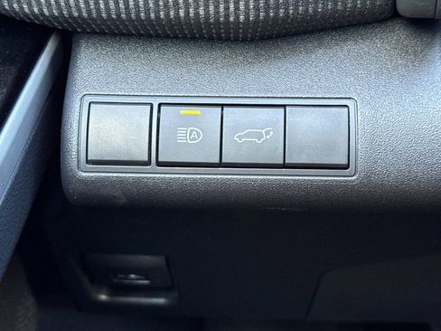 Used 2025 Toyota bZ4X FWD image 31