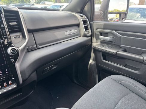 Used 2025 RAM 2500 Big Horn AWD/4WD image 36