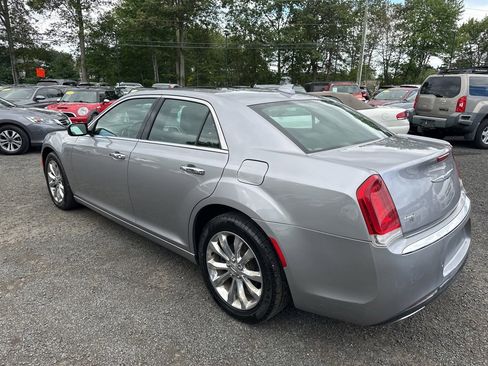 Used 2018 Chrysler 300 Limited w/ Safetytec Plus Group image 5