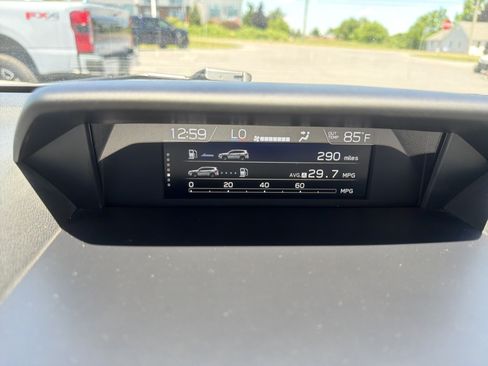 Used 2022 Subaru Forester Premium AWD/4WD image 27