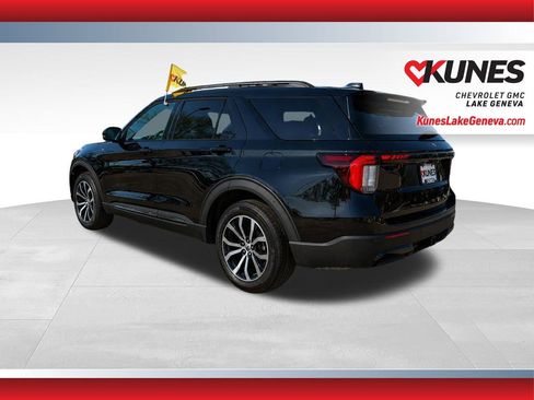 Used 2025 Ford Explorer ST-Line AWD/4WD image 8