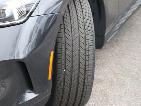 Certified 2025 BMW 530i 530i w/ Premium Package image 7