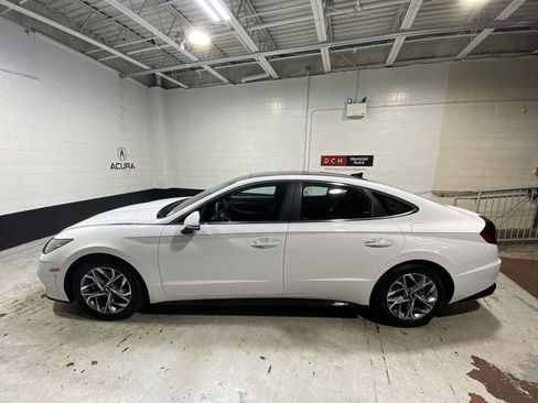 Used 2023 Hyundai Sonata SEL w/ Convenience Package FWD image 3