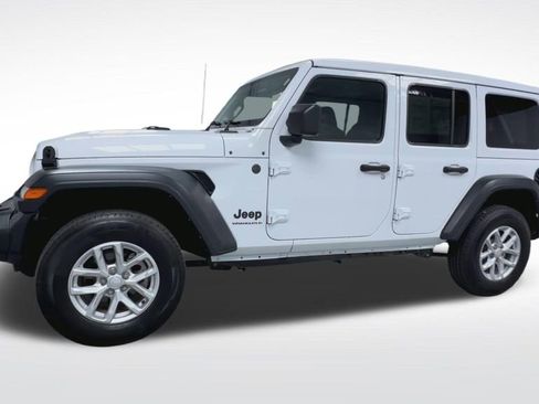 Used 2023 Jeep Wrangler Unlimited Sport w/ Sun And Sound Package AWD/4WD image 14