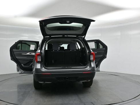 New 2026 Ford Explorer Active RWD image 32