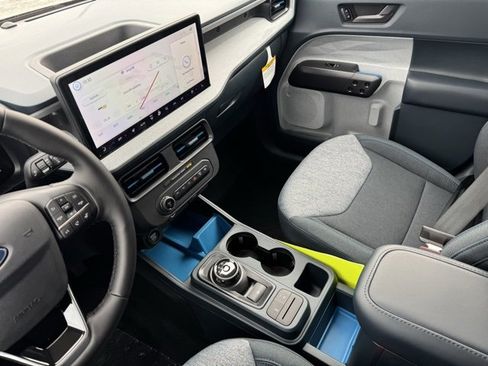 New 2025 Ford Maverick XLT w/ XLT Luxury Package image 12