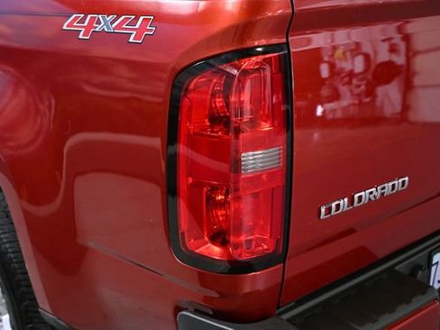 Used 2016 Chevrolet Colorado LT w/ LT Convenience Package image 19