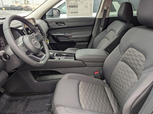 New 2025 Nissan Pathfinder SV image 11
