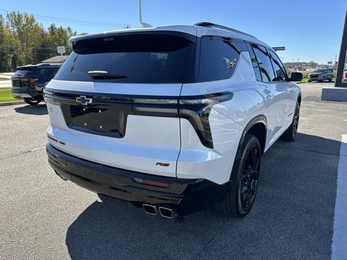 Used 2024 Chevrolet Traverse RS w/ LPO, Floor Liner Package image 18