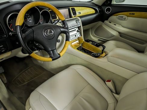 Used 2005 Lexus SC 430 Convertible image 21