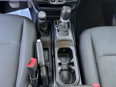 Used 2020 Jeep Wrangler Sport image 15