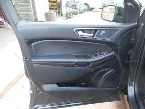 Used 2022 Ford Edge SE w/ Black Appearance Package AWD/4WD image 9