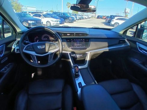 Used 2017 Cadillac XT5 Luxury w/ Driver Awareness Package FWD image 26