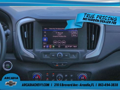 Used 2024 GMC Terrain SLE w/ Driver Convenience Package FWD image 16