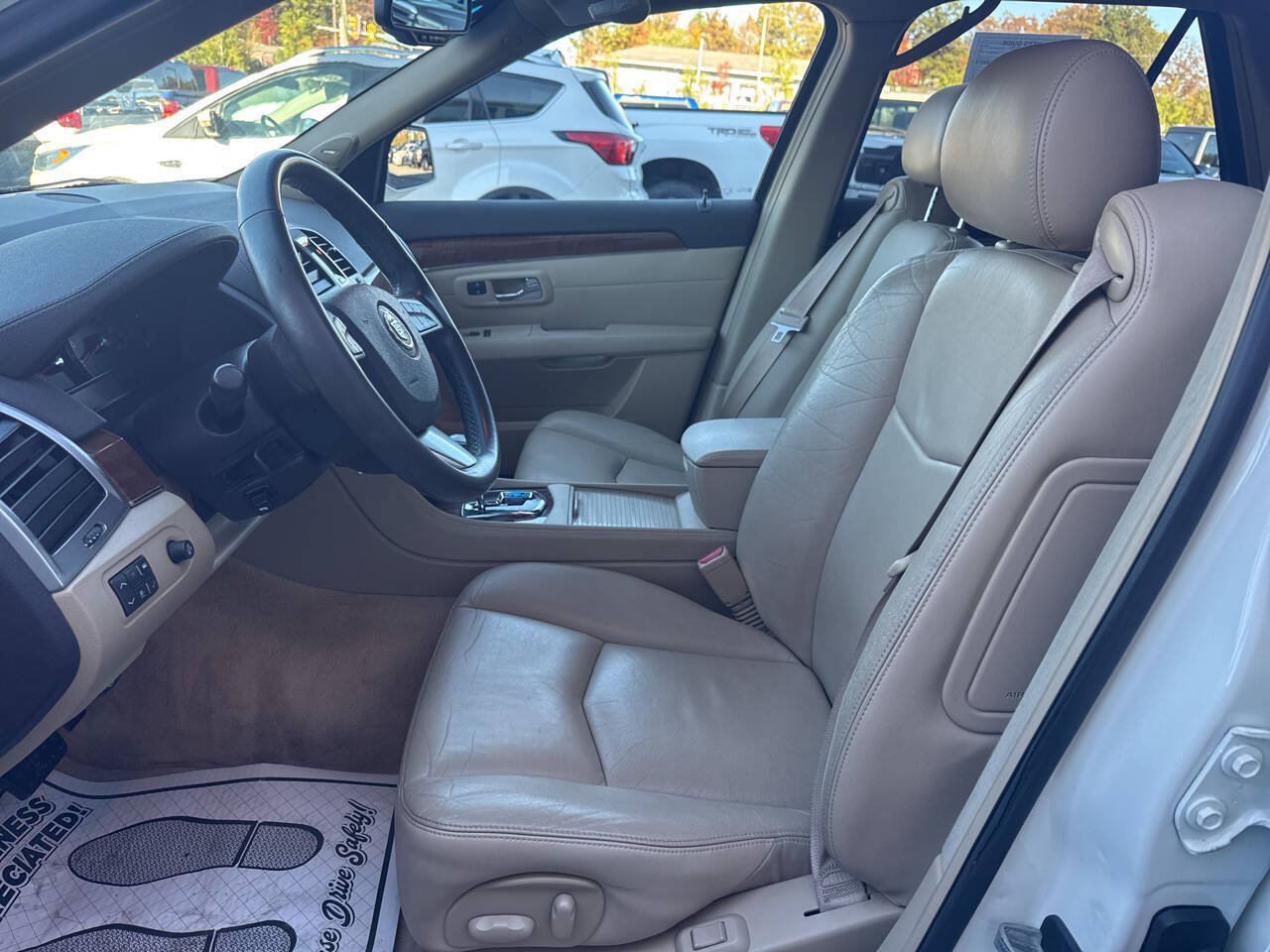 Used 2008 Cadillac SRX AWD w/ Utility Package image 13