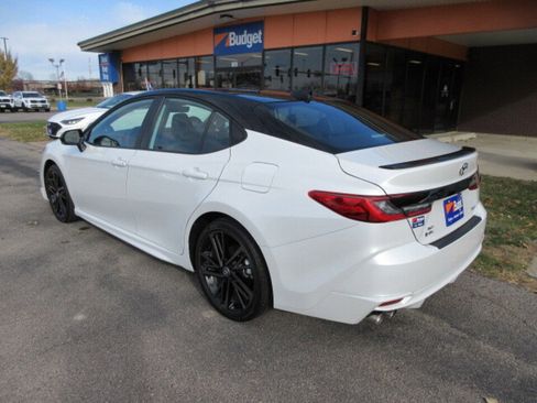 Used 2025 Toyota Camry XSE image 3