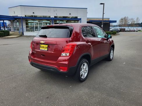 Used 2021 Chevrolet Trax LS w/ Tint and Cruise Package image 6