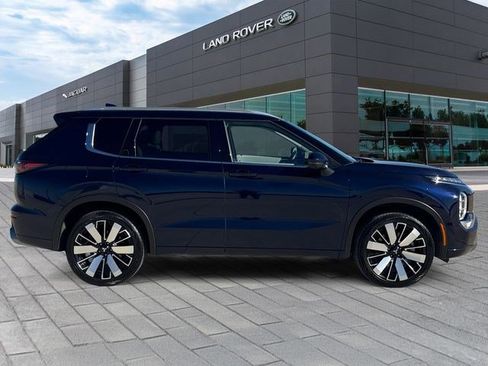 Used 2025 Mitsubishi Outlander SEL image 6