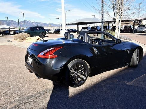 Used 2019 Nissan 370Z Touring image 9