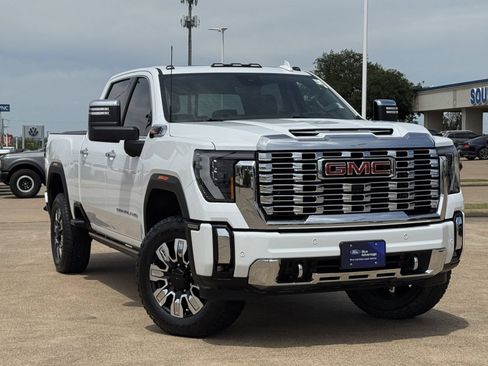 Used 2025 GMC Sierra 2500 Denali w/ Denali Reserve Package AWD/4WD image 2