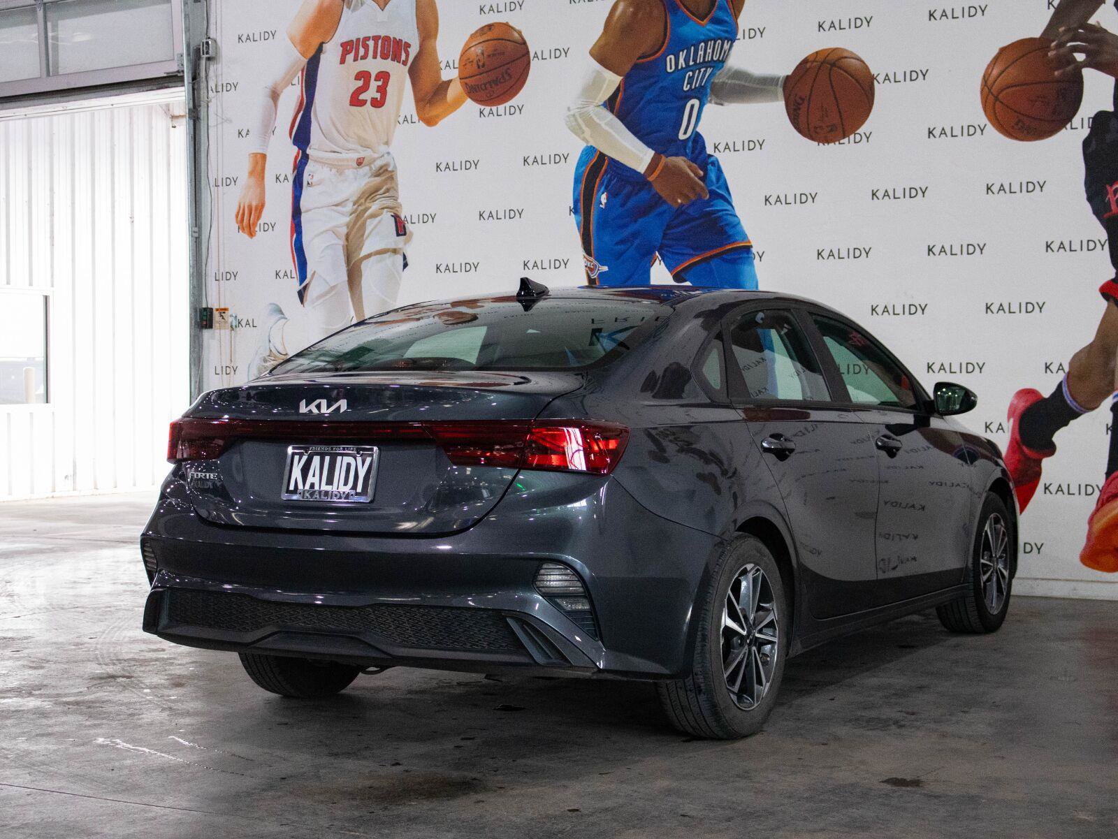 Used 2023 Kia Forte LXS w/ LXS Technology Package FWD image 24