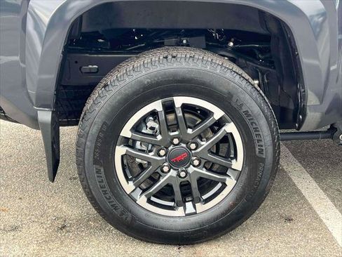 Used 2025 Toyota Tacoma TRD Sport image 9