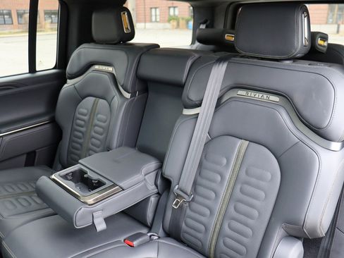 Used 2023 Rivian R1S Adventure image 15