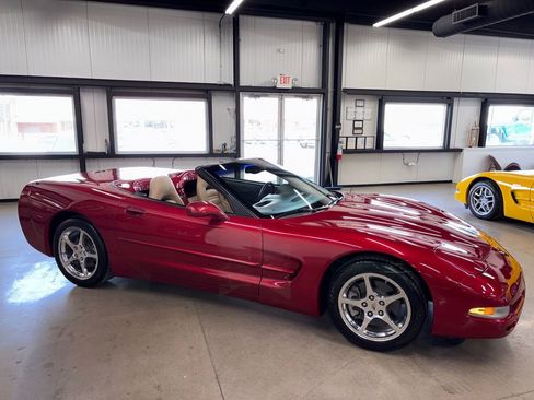 Used 2004 Chevrolet Corvette Convertible w/ Preferred Equipment Group image 23