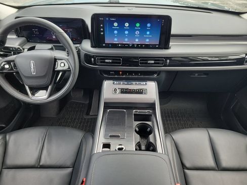 Used 2025 Lincoln Aviator AWD image 18