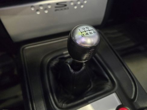 Used 2005 Honda S2000 image 19