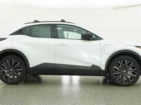 New 2026 Toyota C-HR AWD/4WD image 27