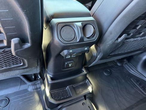 Used 2019 Jeep Wrangler Unlimited Rubicon image 16