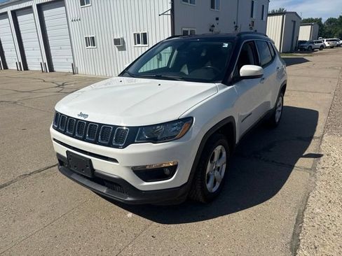 Used 2018 Jeep Compass Latitude w/ Popular Equipment Group AWD/4WD image 5