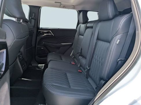 New 2026 Mitsubishi Outlander SEL FWD image 15