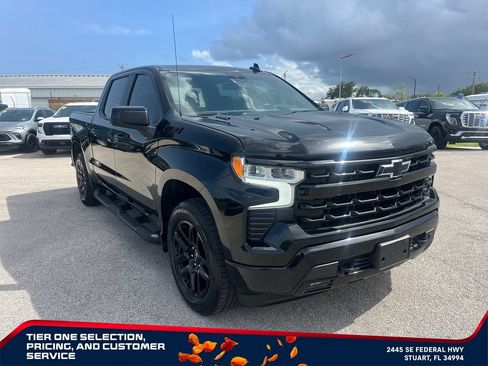 Used 2023 Chevrolet Silverado 1500 RST AWD/4WD image 3