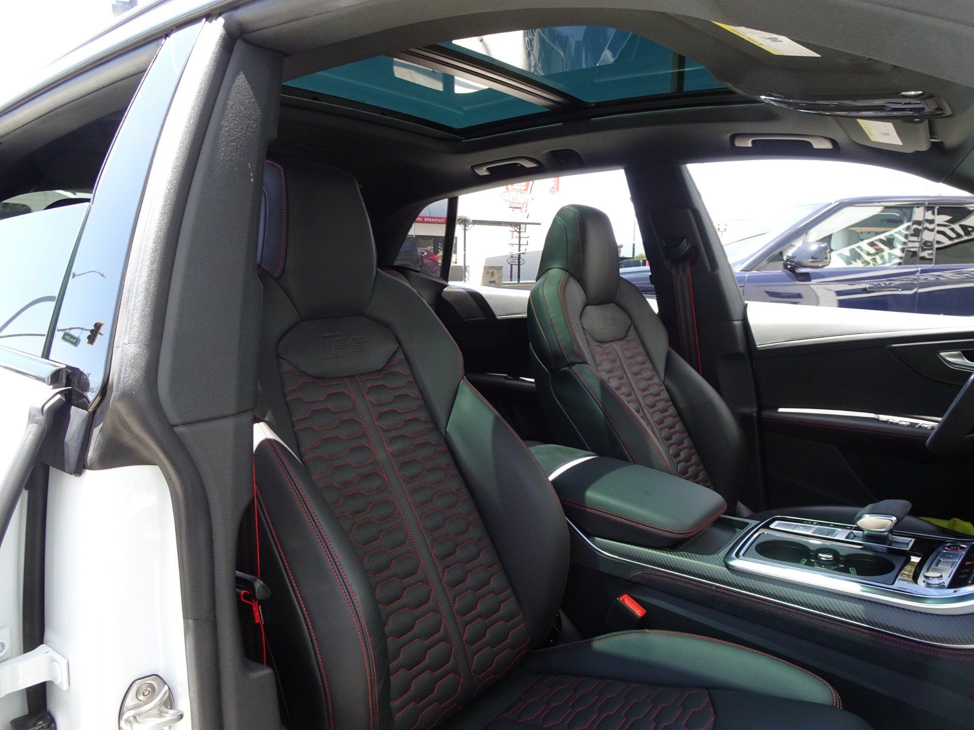 Used 2024 Audi RS Q8 AWD/4WD image 22