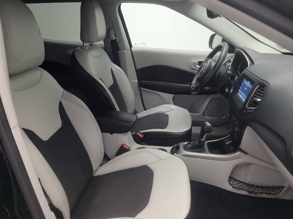 Used 2019 Jeep Compass Latitude FWD image 21