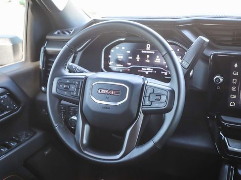 Used 2025 GMC Sierra 2500 AT4 image 19