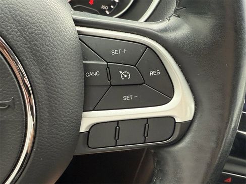 Used 2020 Jeep Compass Latitude image 21