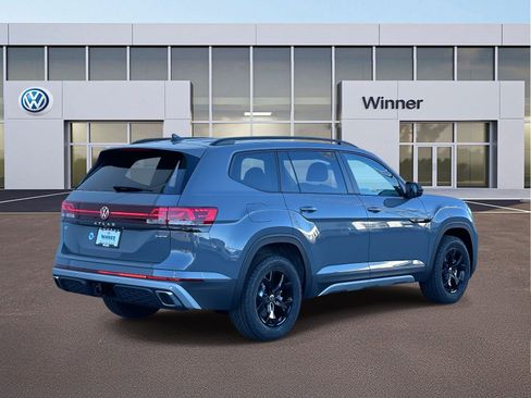 New 2026 Volkswagen Atlas Peak Edition image 5
